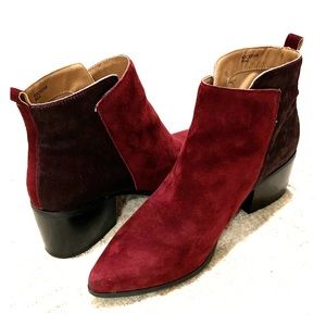 Tahari Rockstar Bootie 8.5